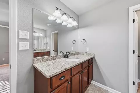Bath - 3015 Gladstone Dr, Conway, AR 72032 photo 3 of 5