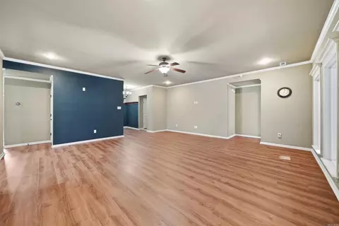 Living - 3015 Gladstone Dr, Conway, AR 72032 photo 4 of 7