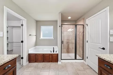 Bath - 3015 Gladstone Dr, Conway, AR 72032 photo 1 of 5
