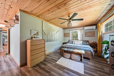 Bedroom - 195 Lynch Dr, Clinton, AR 72031 photo 5 of 6