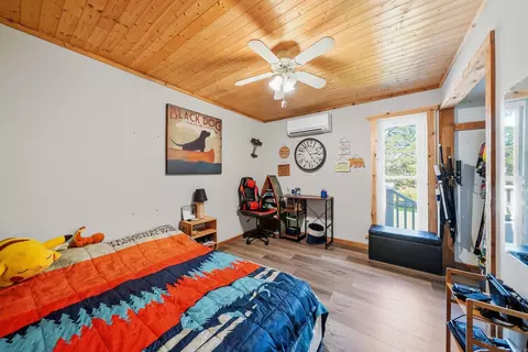 Bedroom - 195 Lynch Dr, Clinton, AR 72031 photo 1 of 6