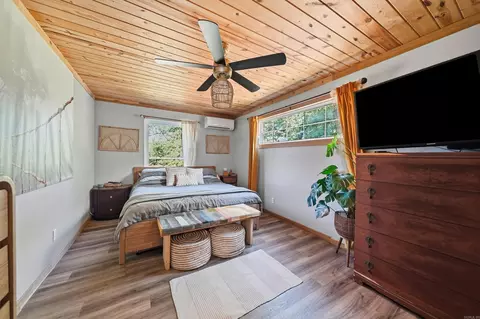 Bedroom - 195 Lynch Dr, Clinton, AR 72031 photo 4 of 6