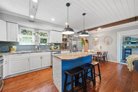 Kitchen - 195 Lynch Dr, Clinton, AR 72031 photo 3 of 5