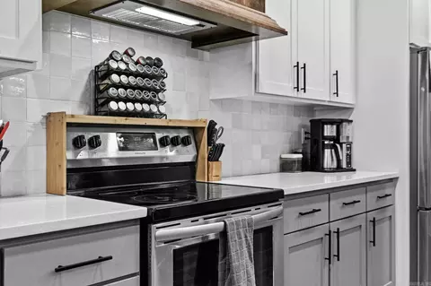 Kitchen - 222 Heather Loop, Beebe, AR 72012 photo 2 of 2