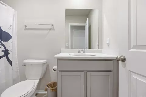 Bath - 1280 Meadows Dr, Benton, AR 72019 photo 4 of 4