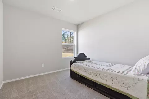 Bedroom - 1280 Meadows Dr, Benton, AR 72019 photo 8 of 9