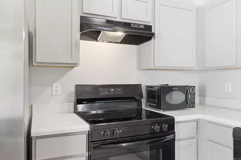 Kitchen - 1280 Meadows Dr, Benton, AR 72019 photo 1 of 3