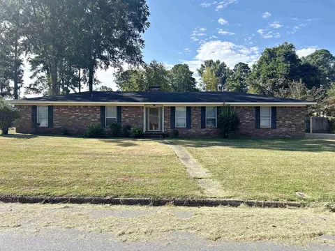 2707 Lynwood Dr, Arkadelphia, AR 71923