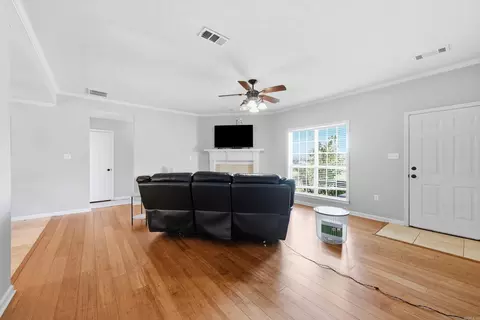 Living - 11 Alfred Cv, Conway, AR 72034 photo 2 of 4