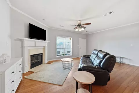Living - 11 Alfred Cv, Conway, AR 72034 photo 3 of 4
