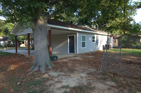 Exterior - 219 Washington St, Lonoke, AR 72086 photo 4 of 5