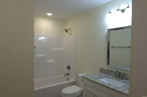 Bath - 219 Washington St, Lonoke, AR 72086 photo 1 of 1