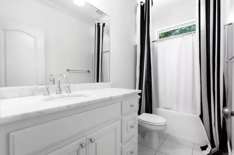 Bath - 7528 Worth Ave, Benton, AR 72019 photo 5 of 6