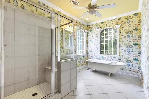 Bath - 7528 Worth Ave, Benton, AR 72019 photo 2 of 6