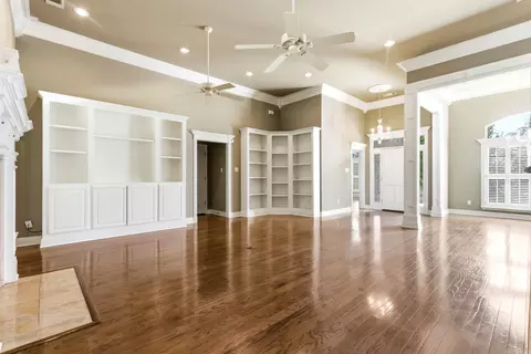 Living - 7528 Worth Ave, Benton, AR 72019 photo 3 of 5