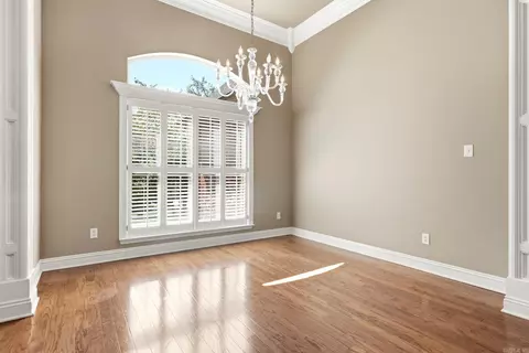 Living - 7528 Worth Ave, Benton, AR 72019 photo 4 of 5