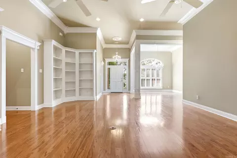 Living - 7528 Worth Ave, Benton, AR 72019 photo 2 of 5