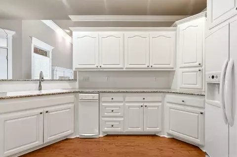 Kitchen - 7528 Worth Ave, Benton, AR 72019 photo 2 of 3