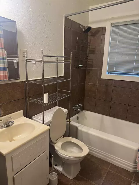 2 W Malcomb St, Pine Bluff, AR 71602 photo 5