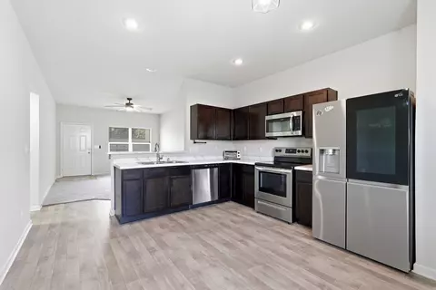 Kitchen - 8 Harvest Ln, Conway, AR 72032 photo 1 of 4