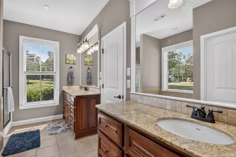 Bath - 2012 Hickory Dr, Bryant, AR 72019 photo 1 of 5