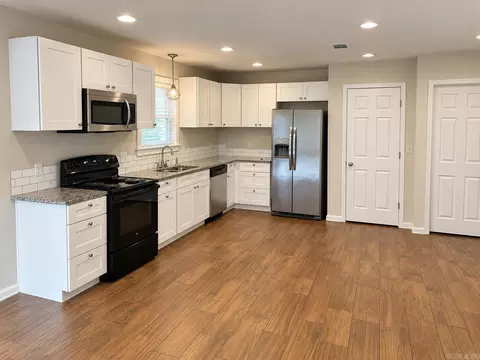 28 Meadowbrook, Conway, AR 72032 photo 2