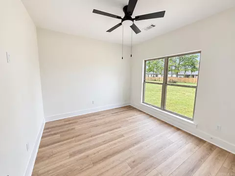Bedroom - 10 Crescent Cv, Ward, AR 72176 photo 4 of 4