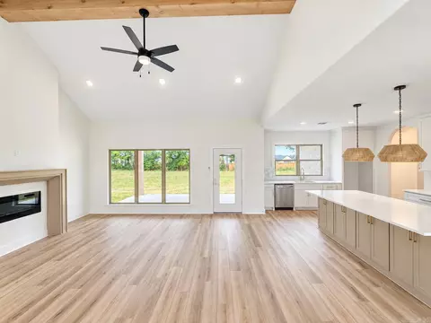 Living - 20 Crescent Cv, Ward, AR 72176 photo 3 of 3