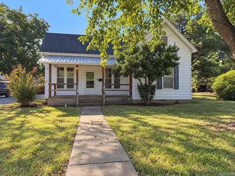 1001 N College St, Clarksville, AR 72830