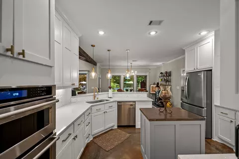 Kitchen - 26 Gloria Dr, Greenbrier, AR 72058 photo 1 of 5