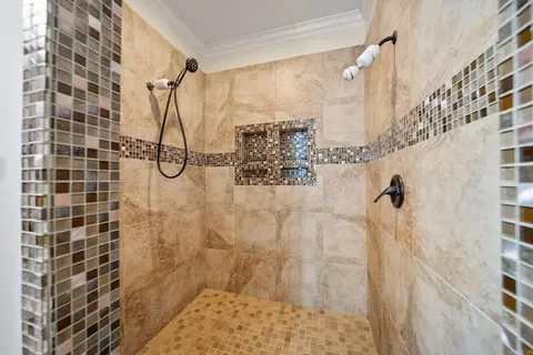 Bath - 26 Gloria Dr, Greenbrier, AR 72058 photo 2 of 5