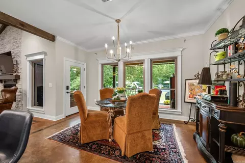 Dining - 26 Gloria Dr, Greenbrier, AR 72058 photo 1 of 2