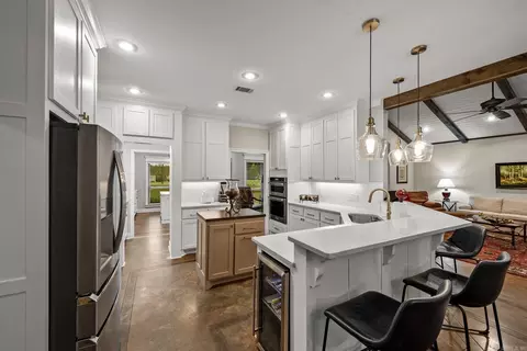 Kitchen - 26 Gloria Dr, Greenbrier, AR 72058 photo 3 of 5