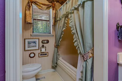 Bath - 8901 Dawn Dr, Mabelvale, AR 72103 photo 5 of 5