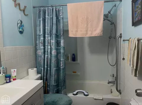 Bath - 165 Poplar St, Piggott, AR 72454 photo 1 of 2