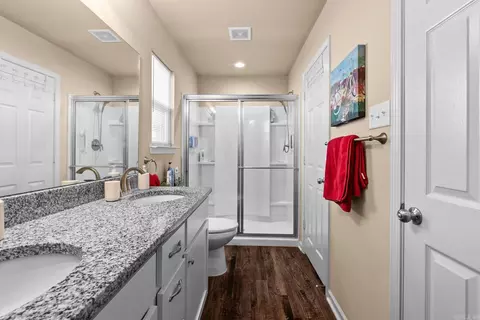 Bath - 1035 Okeefe Ave, Conway, AR 72032 photo 3 of 3
