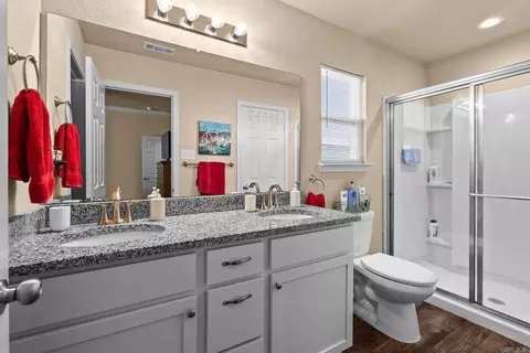 Bath - 1035 Okeefe Ave, Conway, AR 72032 photo 2 of 3