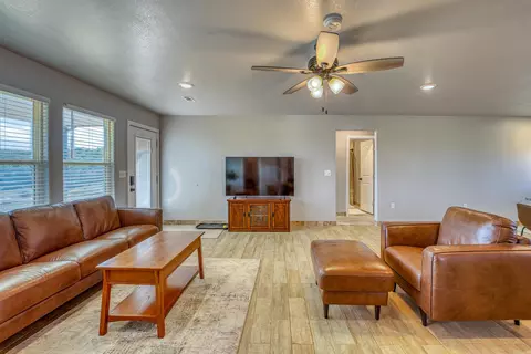 Living - 1779 S Nc 1600, Compton, AR 72624 photo 1 of 2