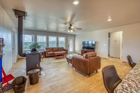 Living - 1779 S Nc 1600, Compton, AR 72624 photo 2 of 2