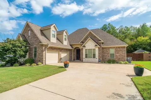 205 Bluebell Ct, Hot Springs, AR 71901