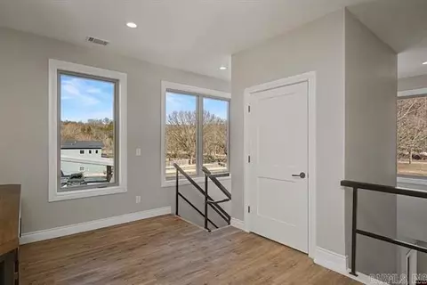 Entry Way - 5 Sowbug Cir, Cotter, AR 72626 photo 2 of 3