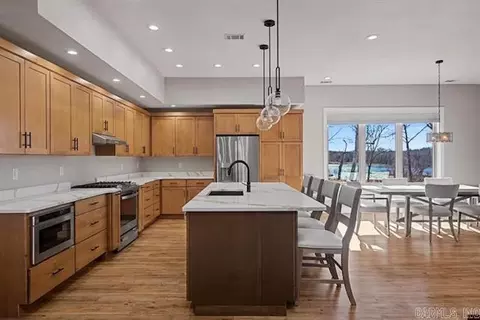 Kitchen - 5 Sowbug Cir, Cotter, AR 72626 photo 3 of 3