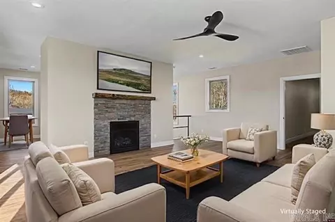 Living - 5 Sowbug Cir, Cotter, AR 72626 photo 3 of 7