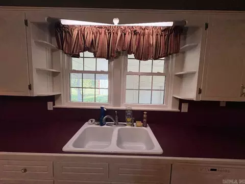 Kitchen - 175 Spur 267 Hwy, Beebe, AR 72012 photo 2 of 3