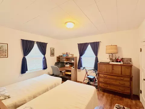 Bedroom - 707 N Cedar St, Searcy, AR 72143 photo 4 of 4