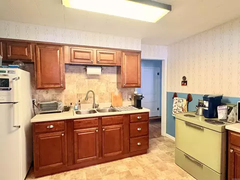 Kitchen - 707 N Cedar St, Searcy, AR 72143 photo 1 of 1