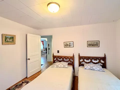 Bedroom - 707 N Cedar St, Searcy, AR 72143 photo 3 of 4