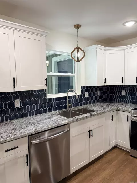 Kitchen - 120 Brookhaven Rd, Searcy, AR 72143 photo 2 of 2