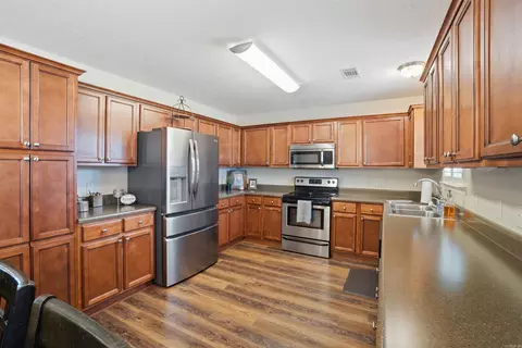 Kitchen - 1490 Norbert Cir, Conway, AR 72034 photo 1 of 1