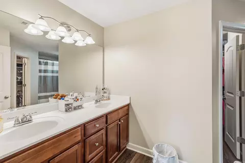 Bath - 1490 Norbert Cir, Conway, AR 72034 photo 1 of 2